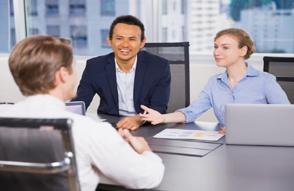 How Insurance Brokerage Firms Operate and Support Clients 